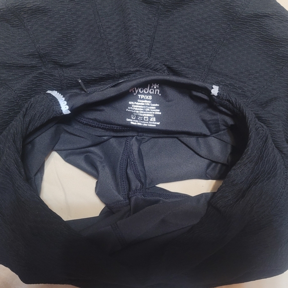 Women's XS Kyodan golf/tennis/pickleball black skort. - Picture 6 of 7